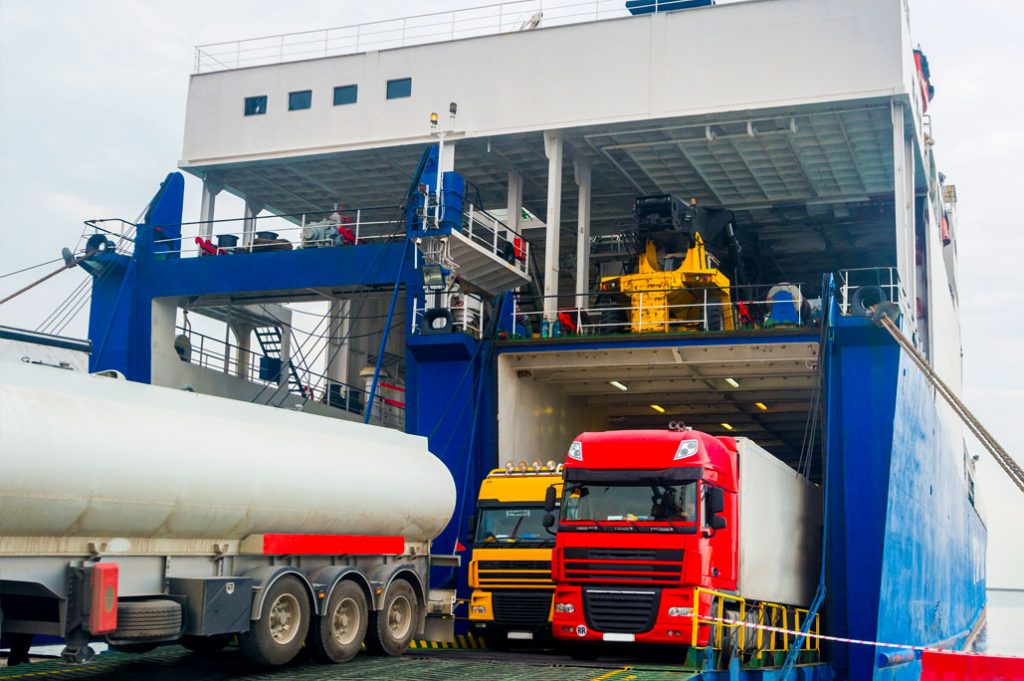 Roro Services - Ship unloading roro Roro Services - Vehicle Roro Ship
